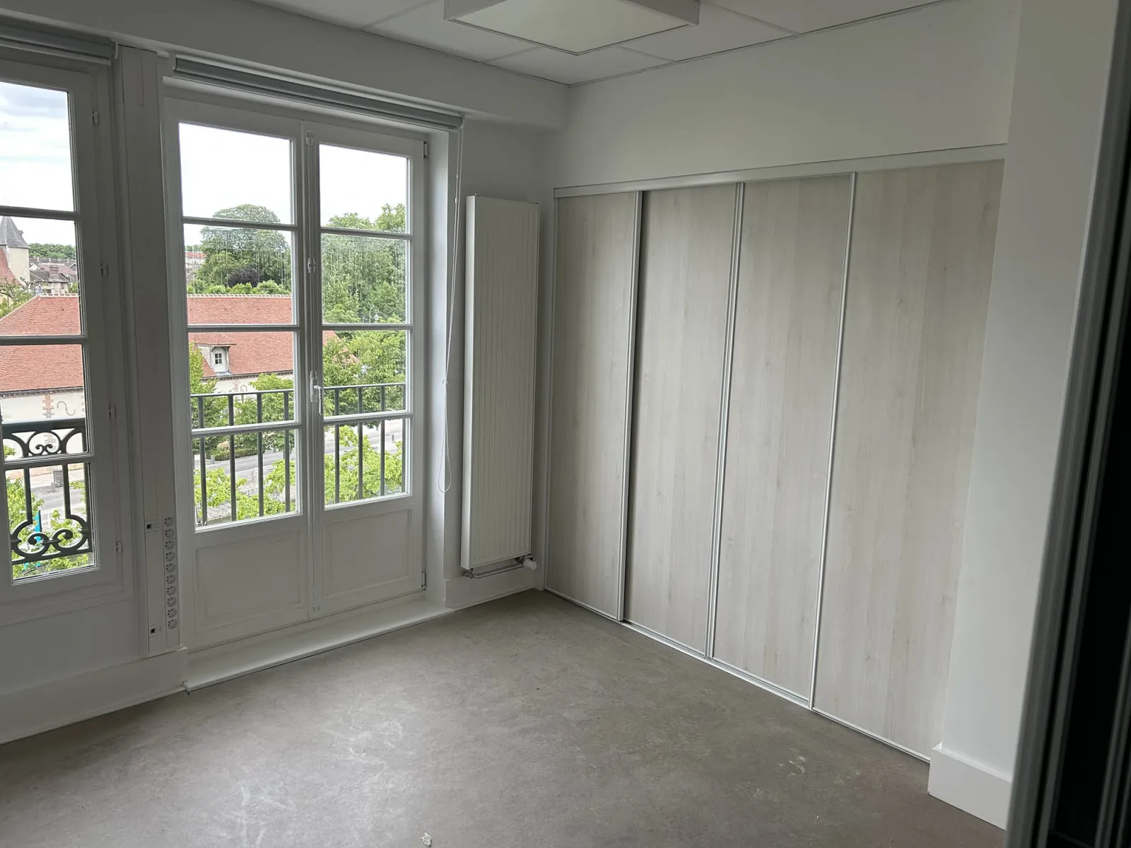 BUREAUX TROYES - photo 1